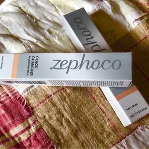 Zephoco Ivory White Color Changing foundation. Ivory White.